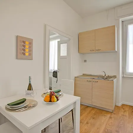 Apartment Dream Of Downtown - Happy *